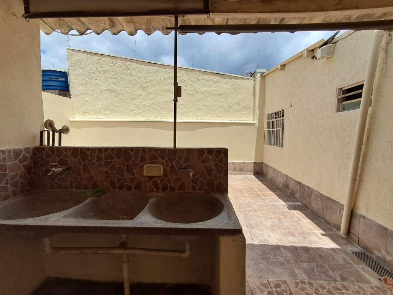 Casa para aluguel no Conjunto Cássio Rezende: 