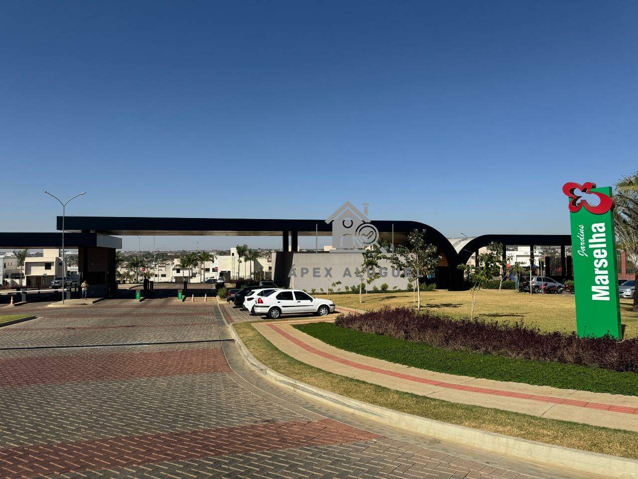 Sobrado para aluguel no Jardins Marselha: 