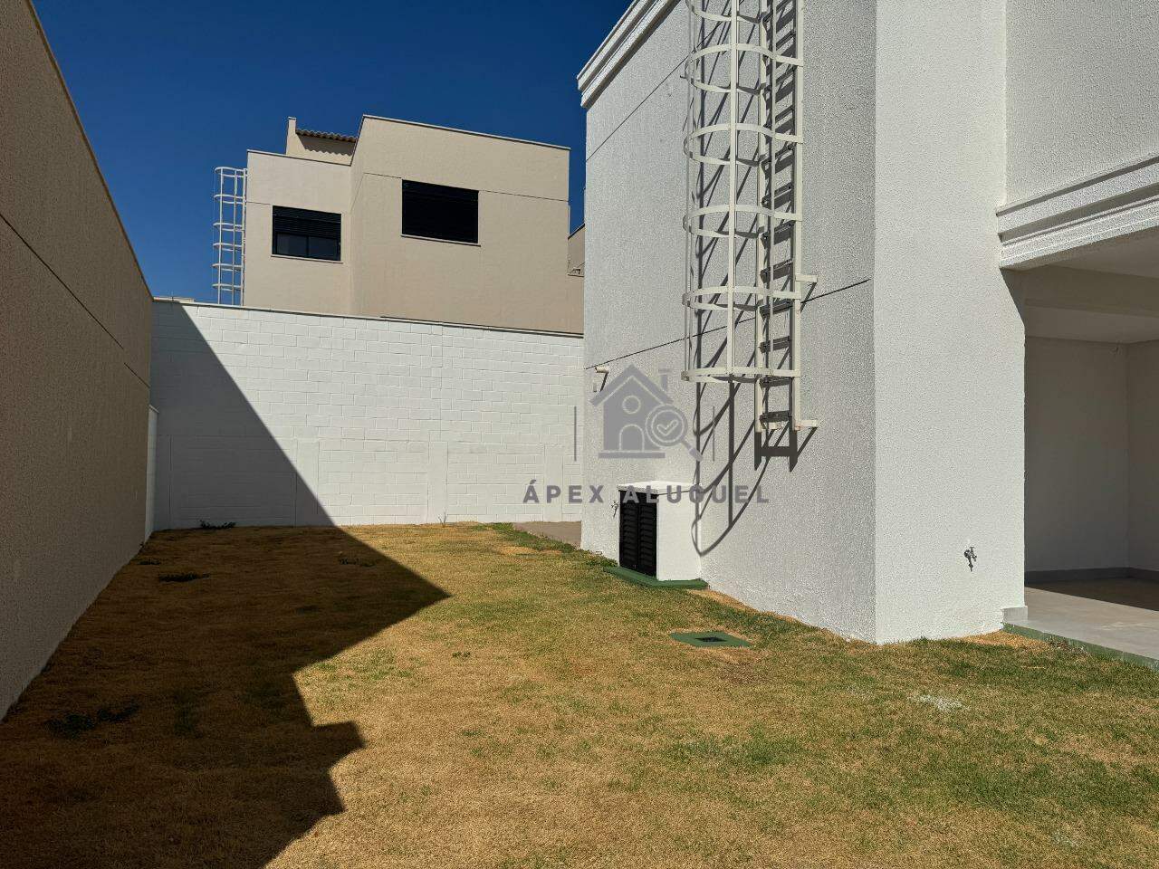 Sobrado para aluguel no Jardins Marselha: 