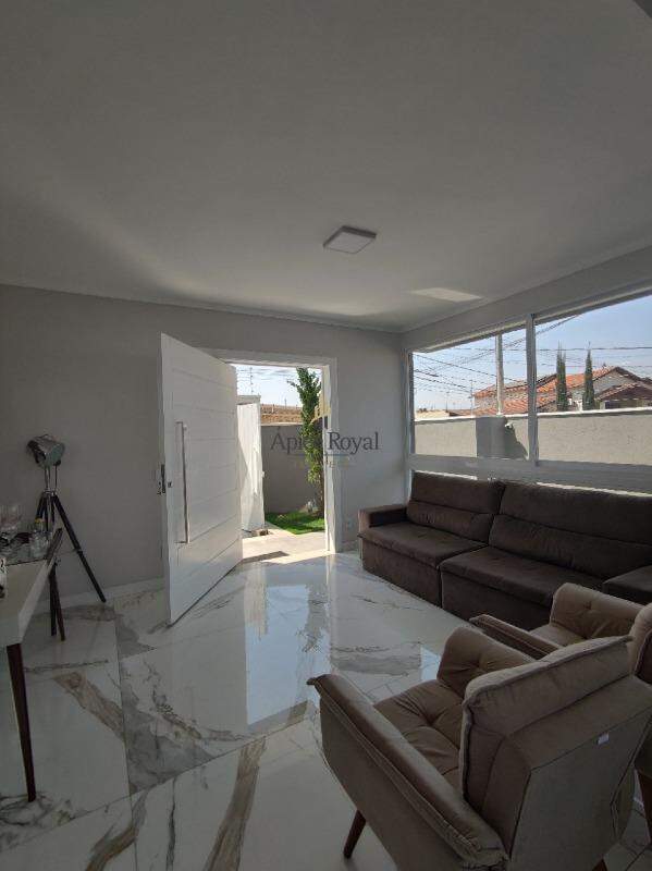 Casa à venda no Bairro Santa Rita: 