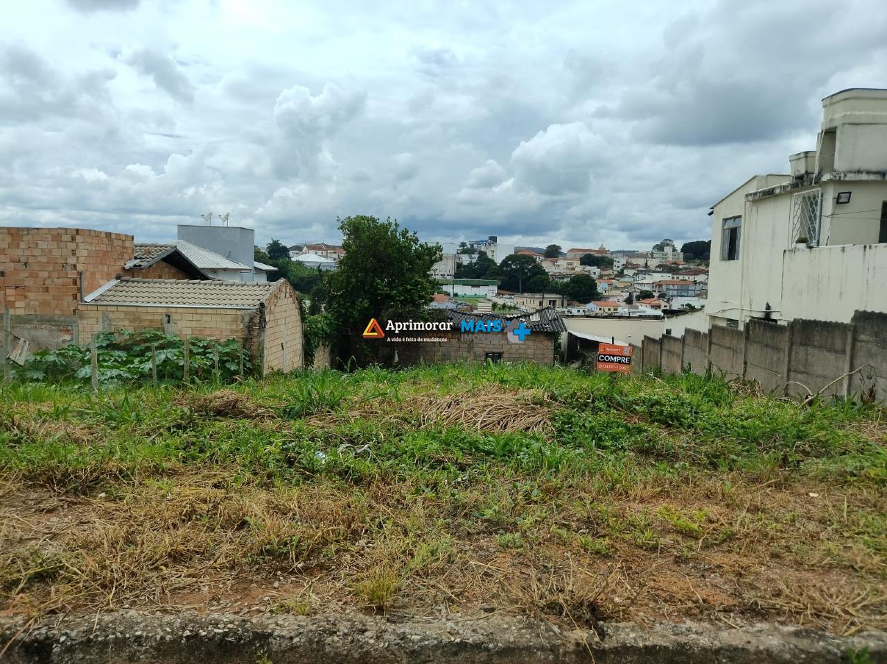Lote à venda no Acácio Ribeiro: 