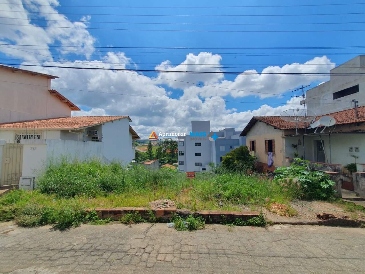 Lote à venda no Sinhaninha: 