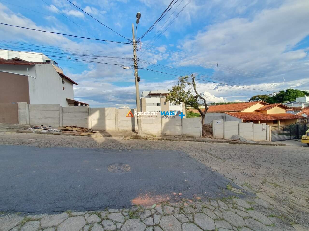 Lote à venda no Sinhaninha: 