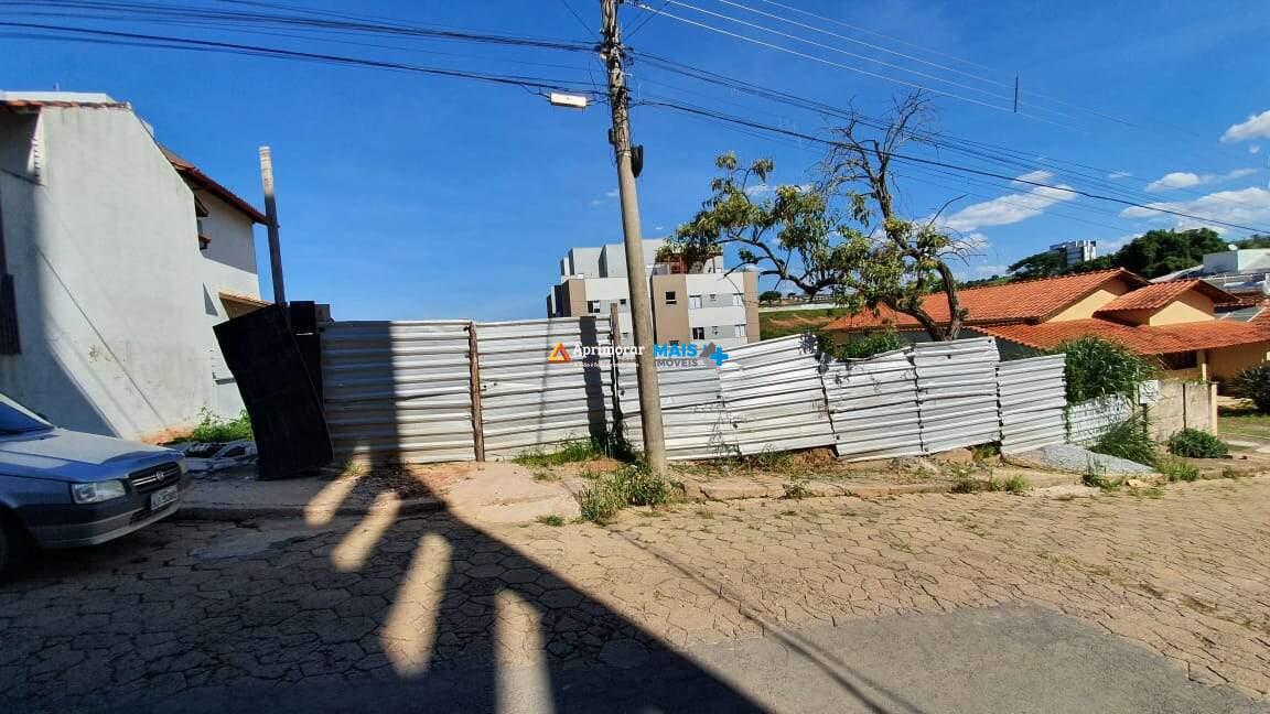 Lote à venda no Sinhaninha: 