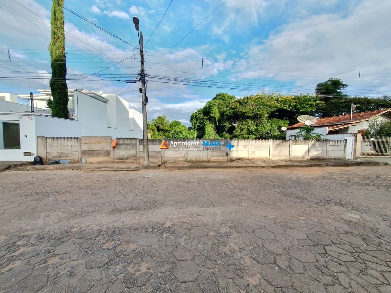 Lote à venda no Sinhaninha: 