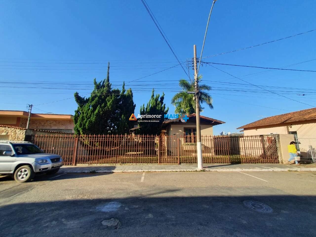 Casa à venda no Centro: 