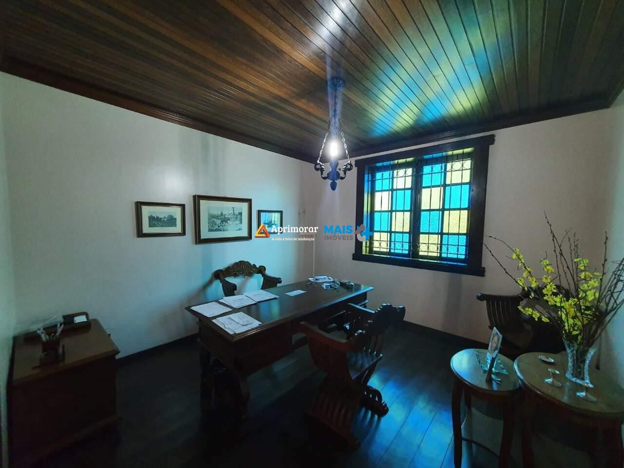 Casa à venda no Centro: 