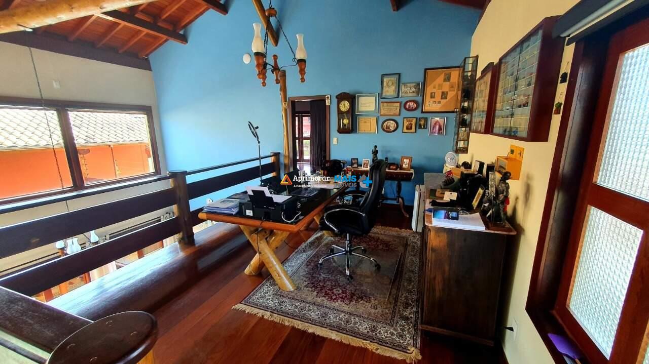 Casa Duplex à venda no Condomínio Rocha Costa: 