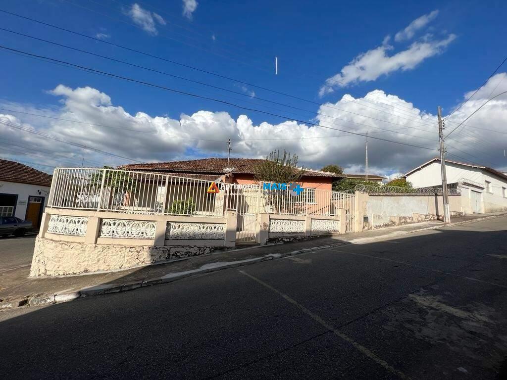 Casa à venda no Centro: 