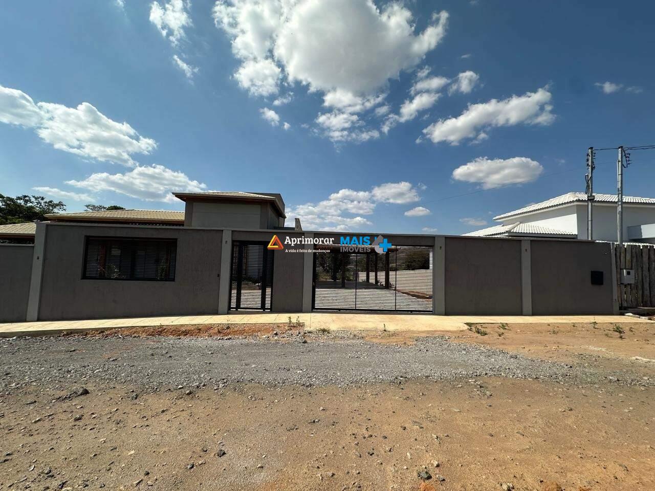 Casa à venda no Zona Rural: 