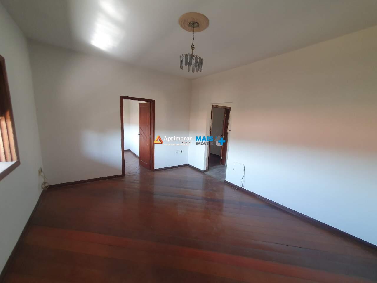 Casa à venda no Centro: 