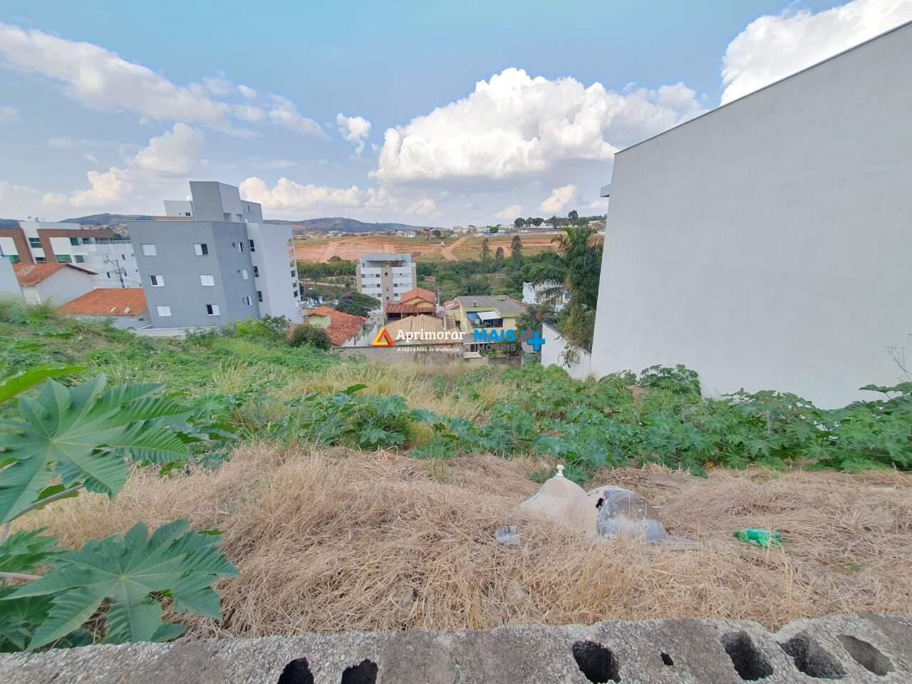 Lote à venda no Sinhaninha: 