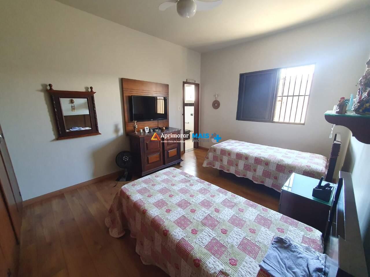 Casa à venda no Centro: 