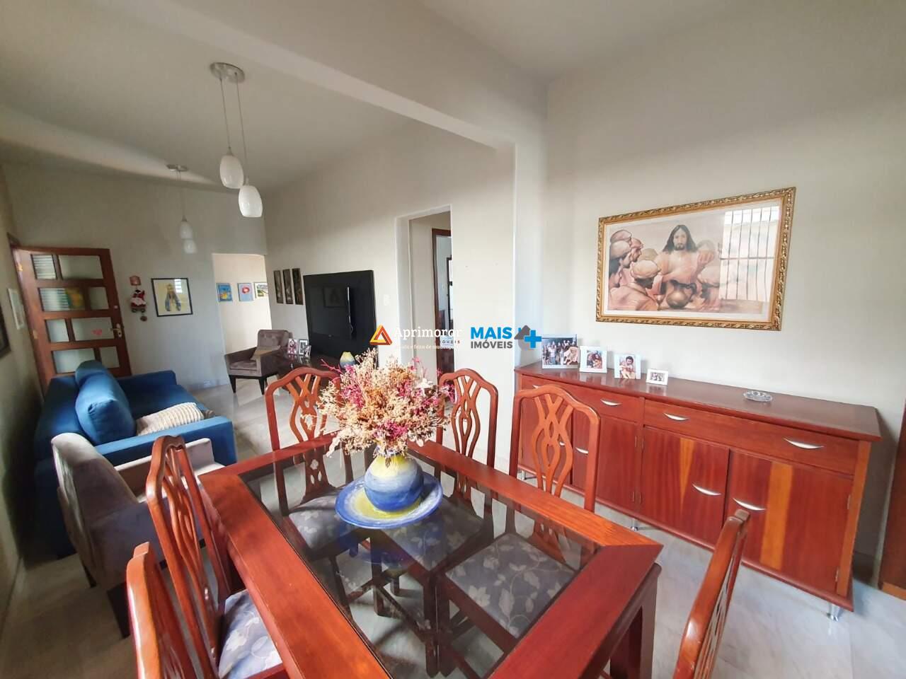 Casa à venda no Centro: 