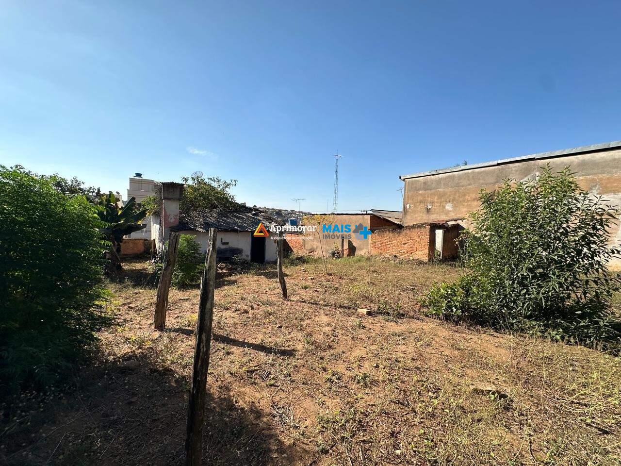 Lote Comercial à venda no Centro: 