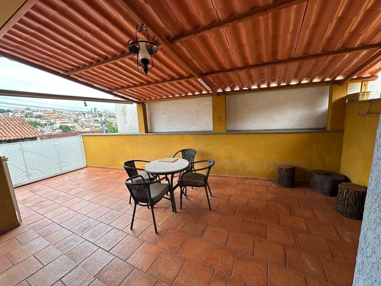 Casa à venda no Centro: 