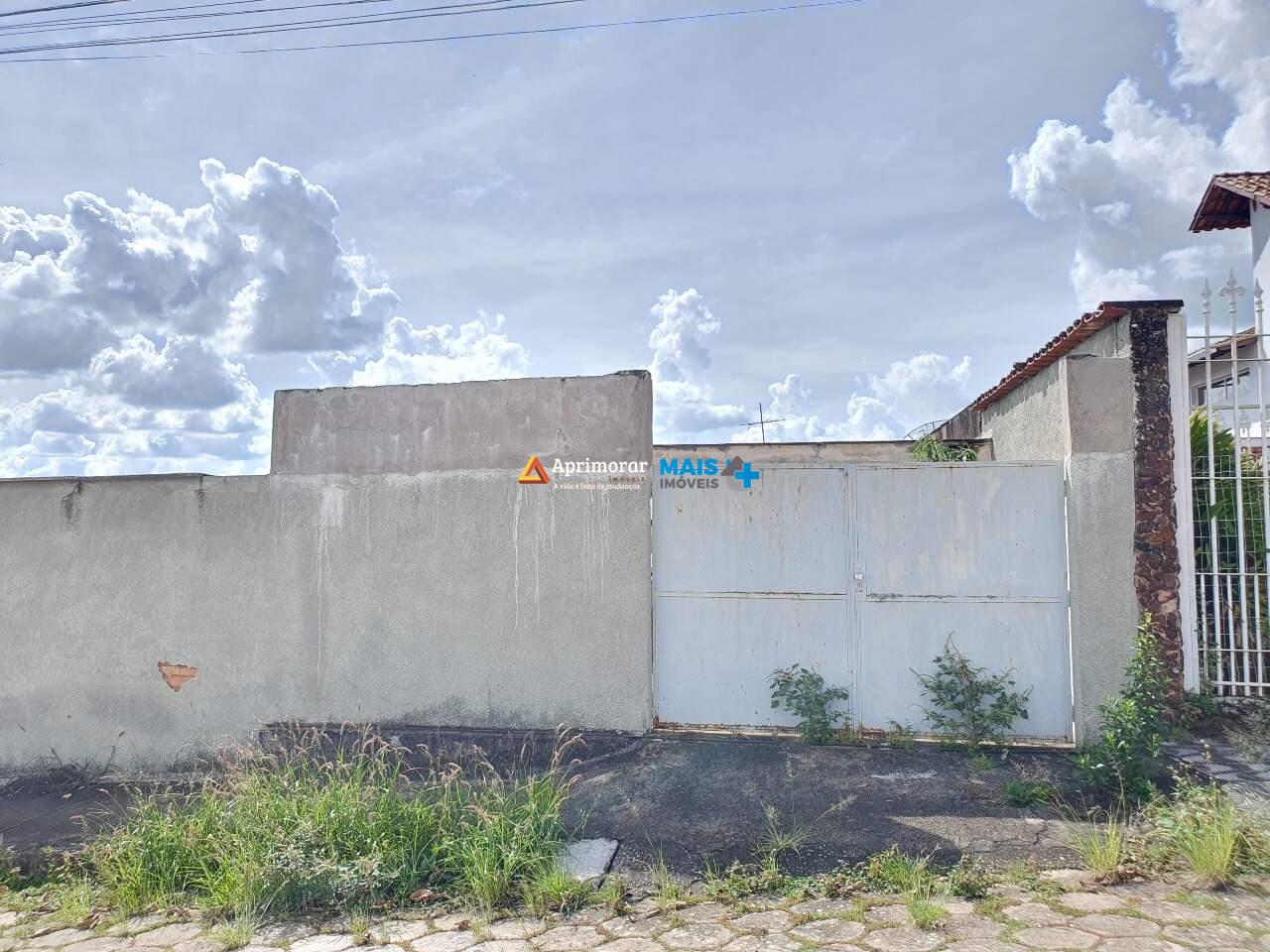 Casa à venda no Centro: 