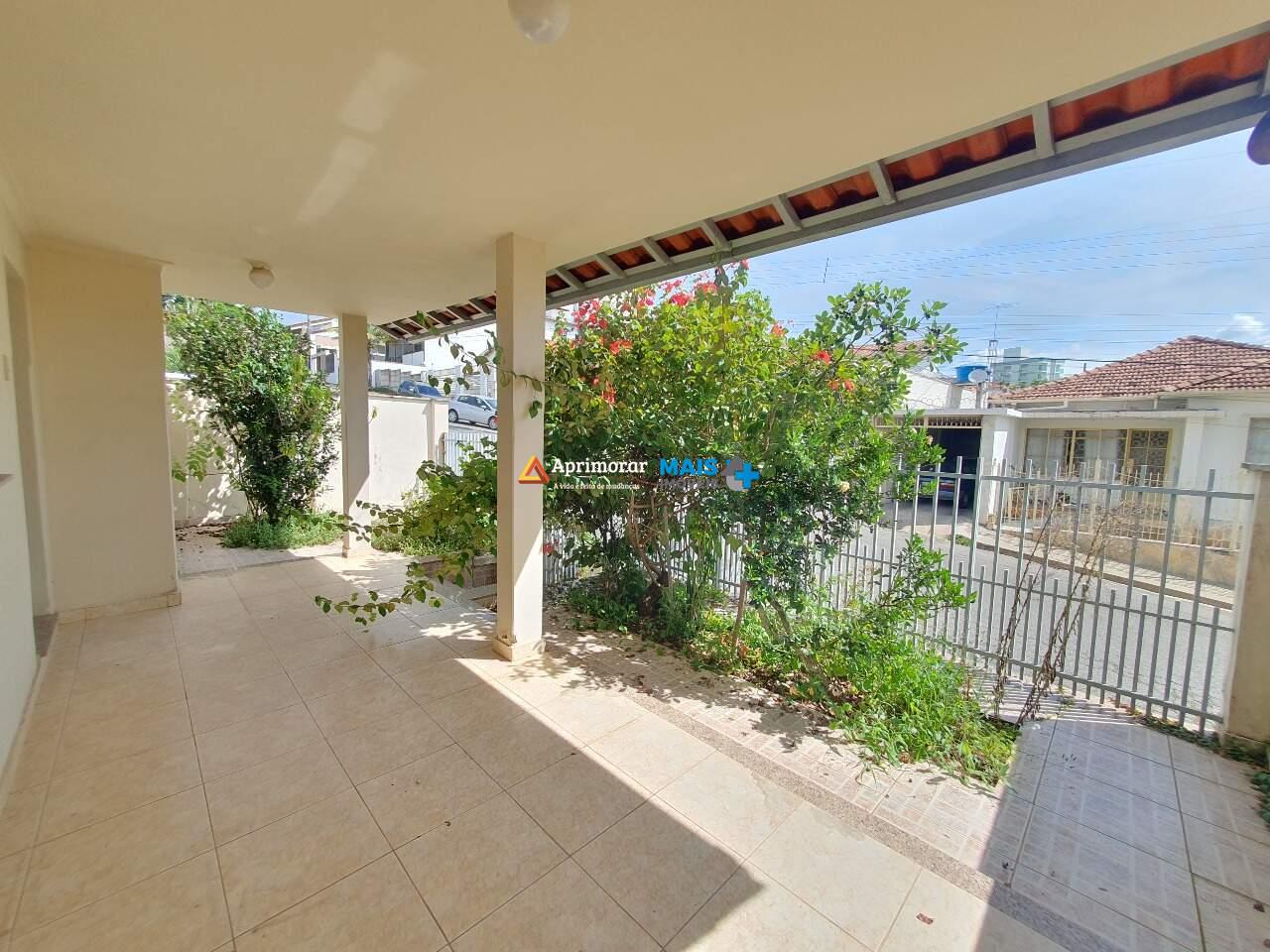 Casa à venda no Centro: 