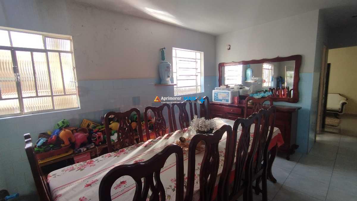 Casa à venda no Centro: 