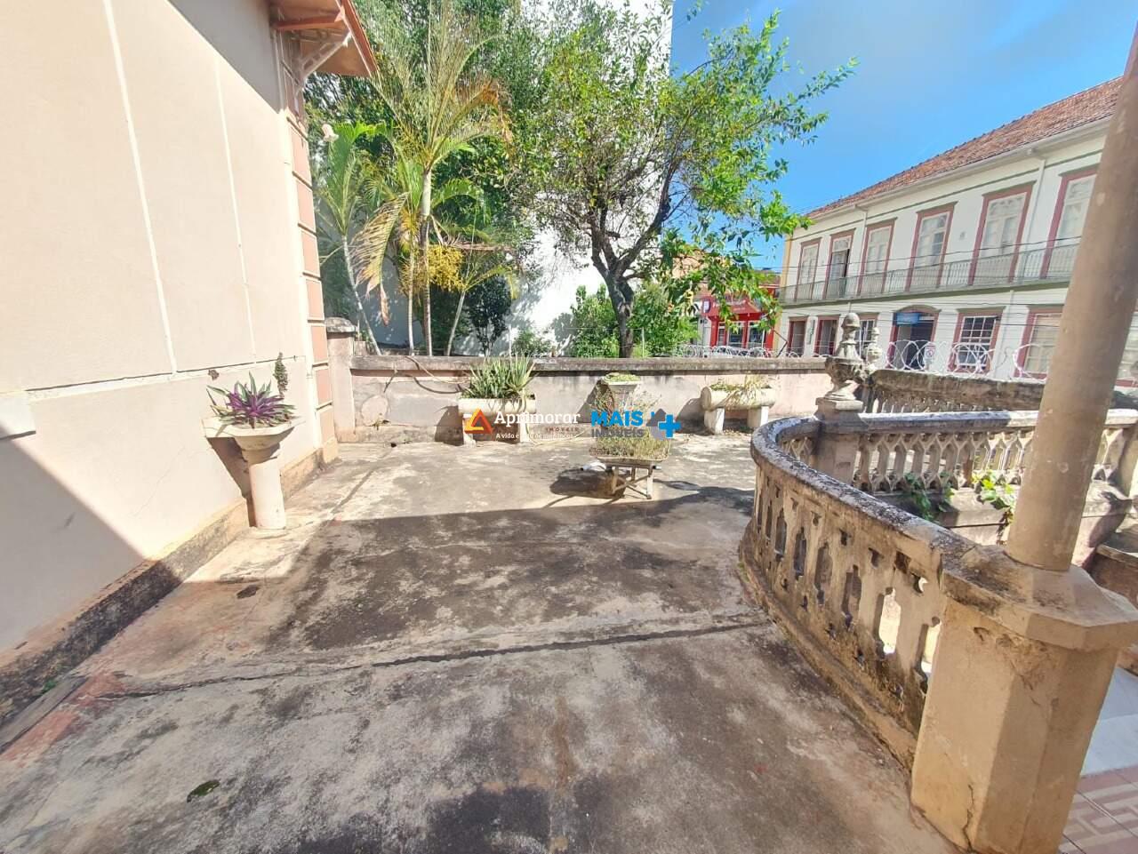 Casa à venda no Centro: 