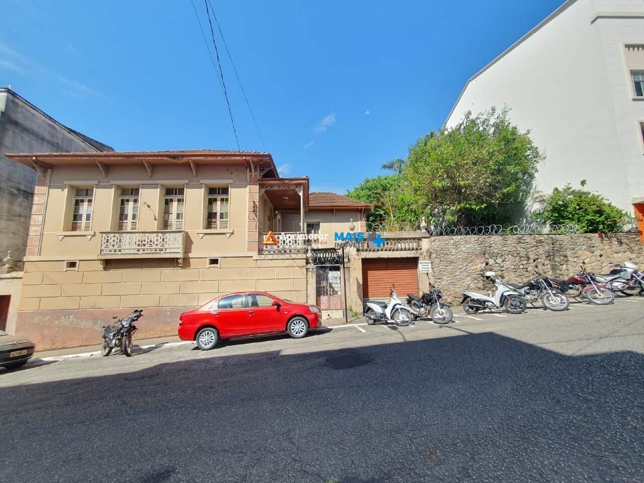 Casa à venda no Centro: 