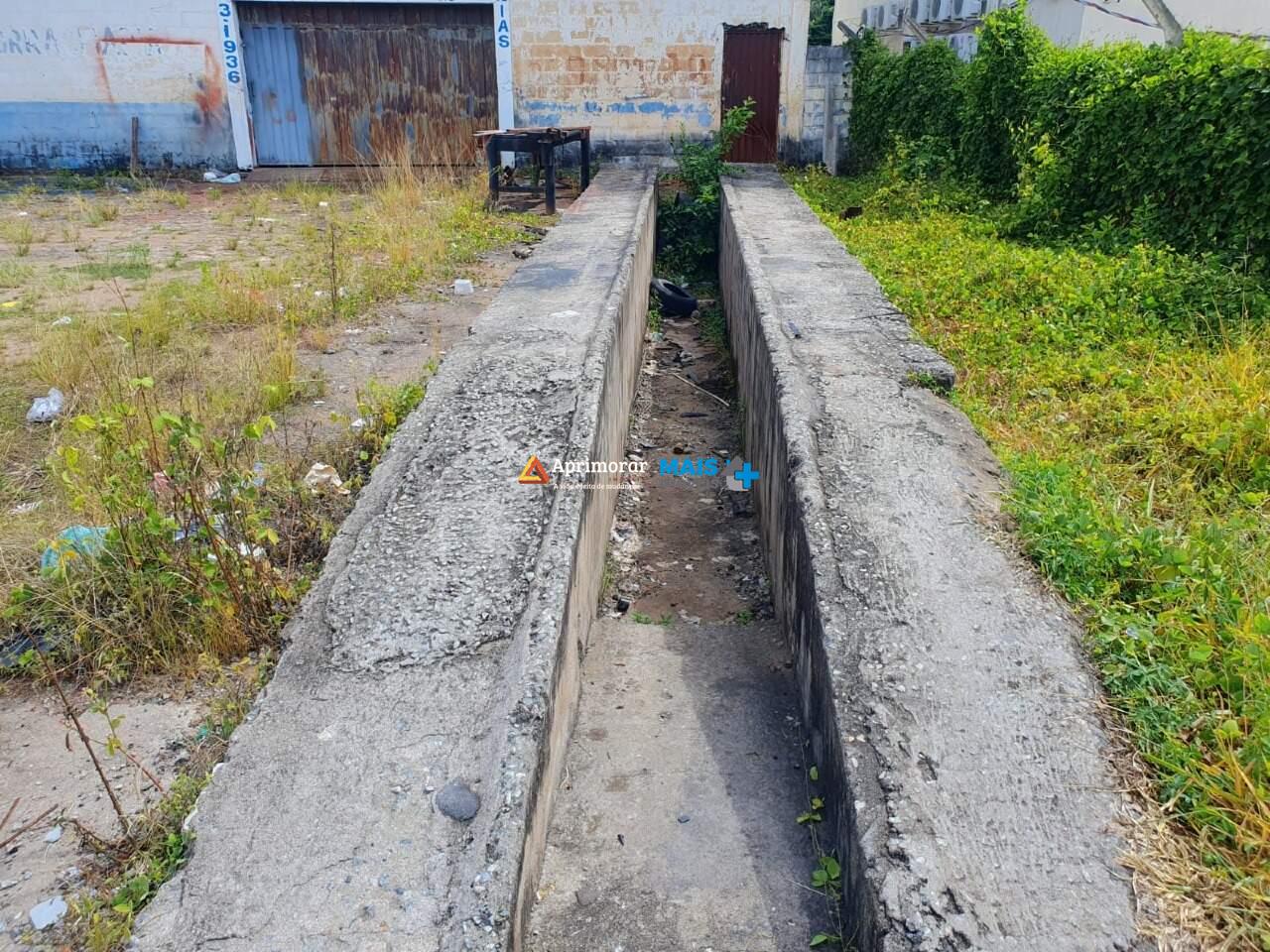 Galpão à venda no Chácara dos Areões: 