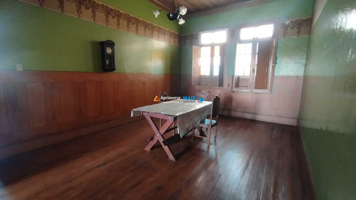 Casa à venda no Centro: 