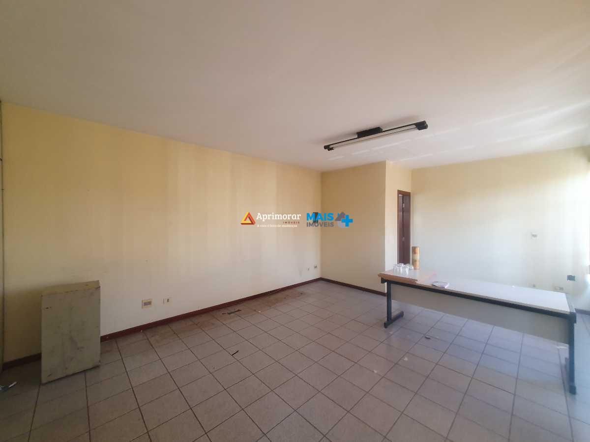 Sala para aluguel no Centro: 