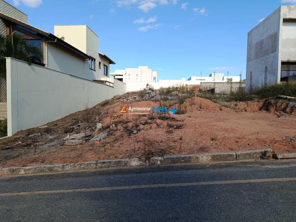 Lote em condomínio à venda no Condomínio Villa Rica: 