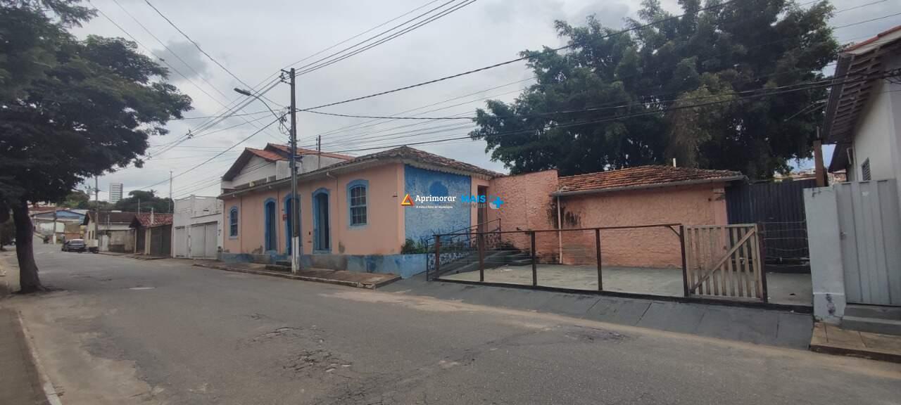 Casa comercial para aluguel no Centro: 