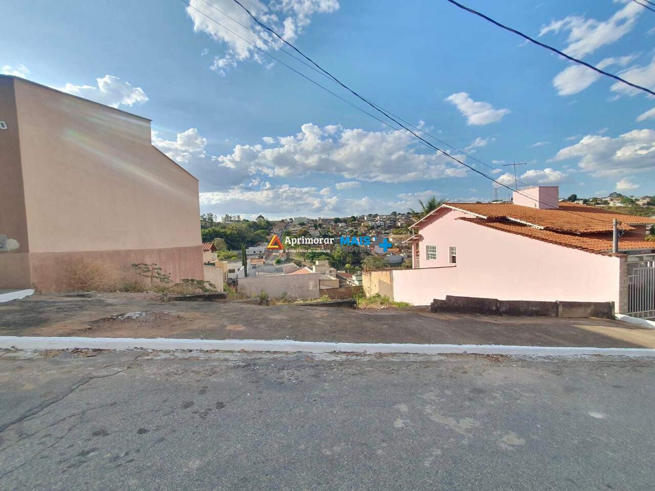 Lote à venda no Retiro das Pedras: 