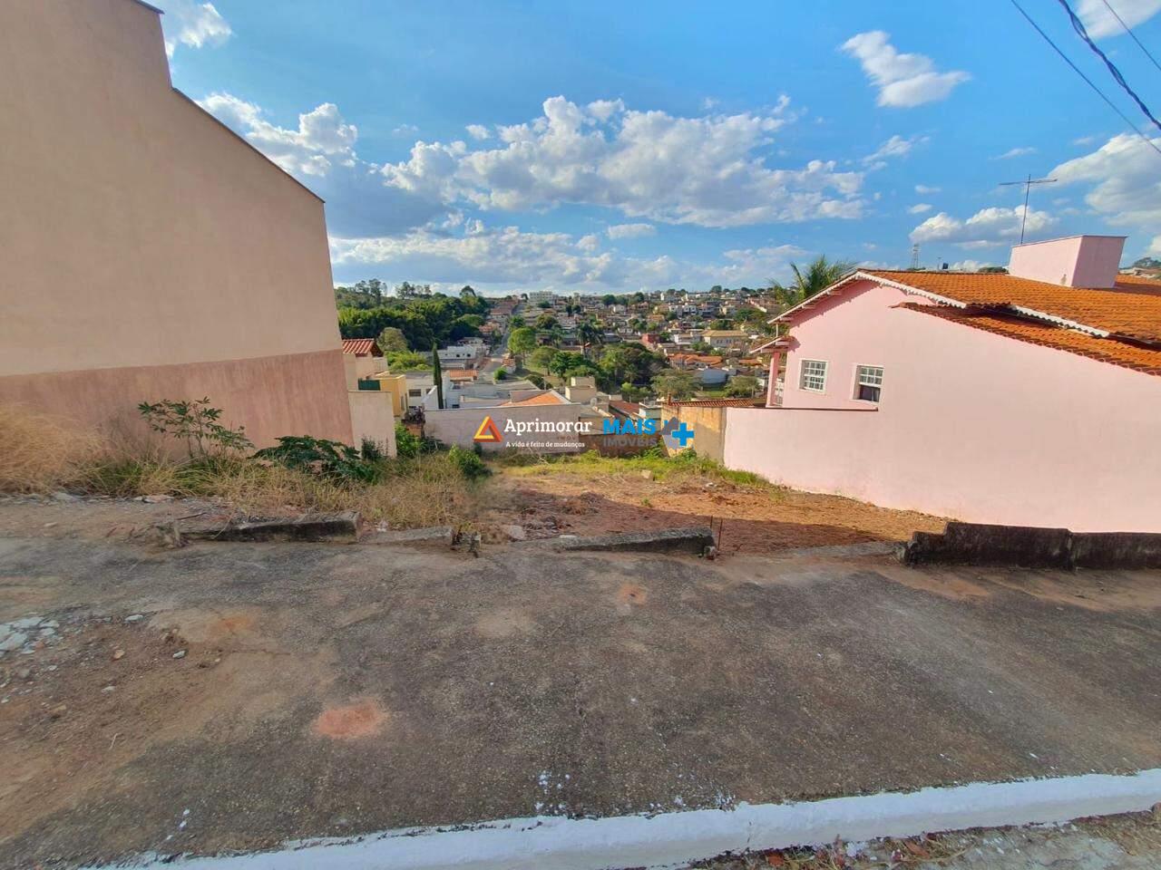 Lote à venda no Retiro das Pedras: 