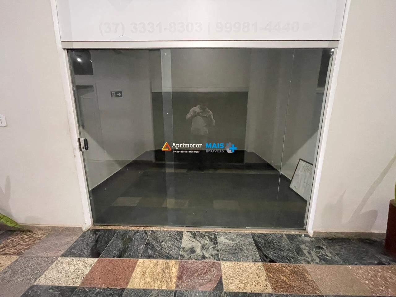 Sala para aluguel no Centro: 