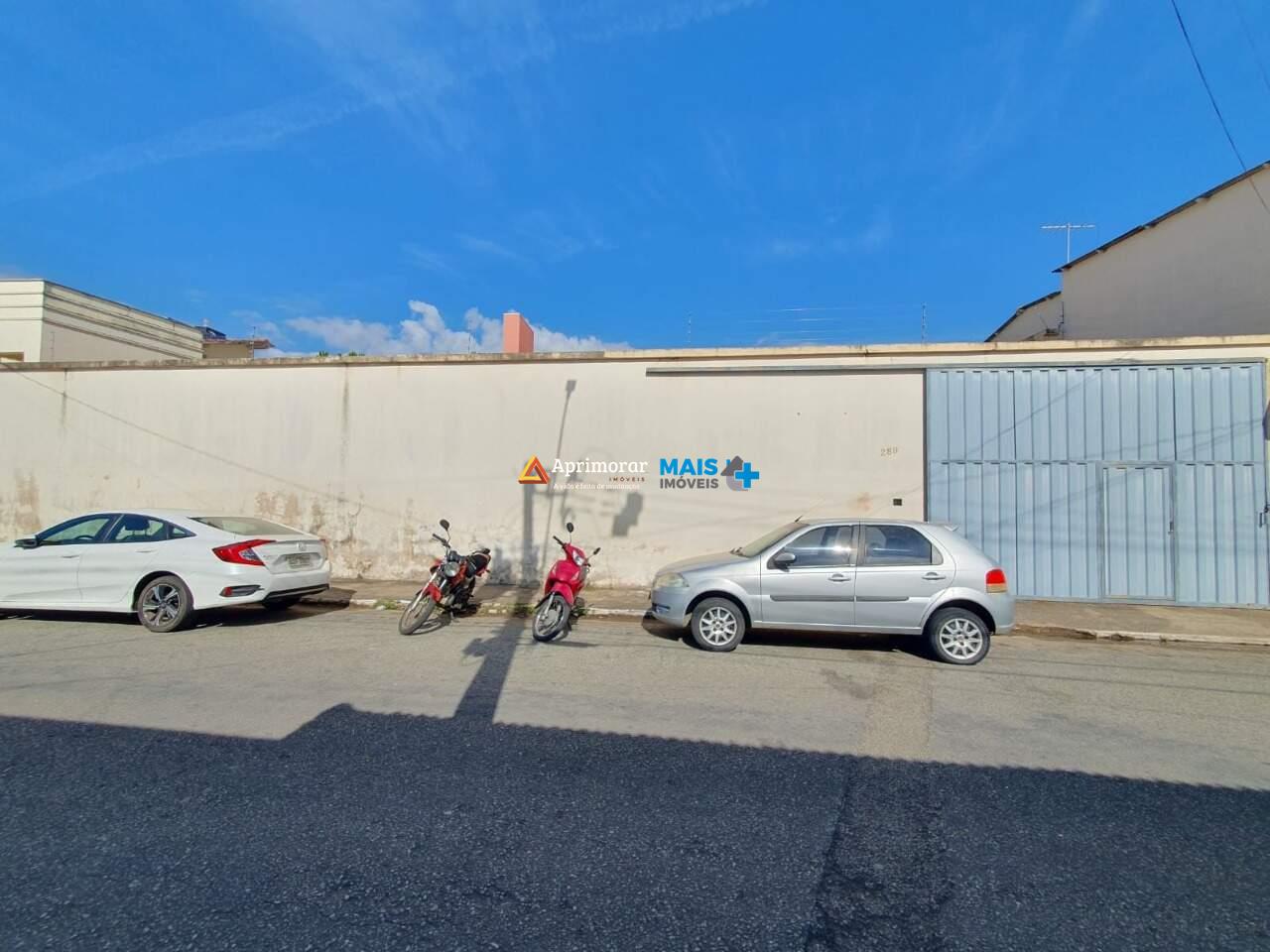 Lote Comercial para aluguel no Centro: 