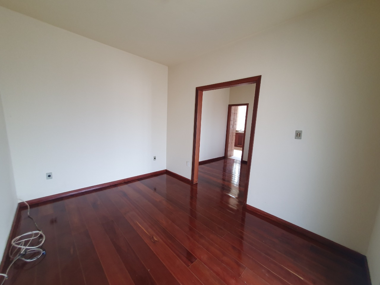 Casa para aluguel no Sinhaninha: 