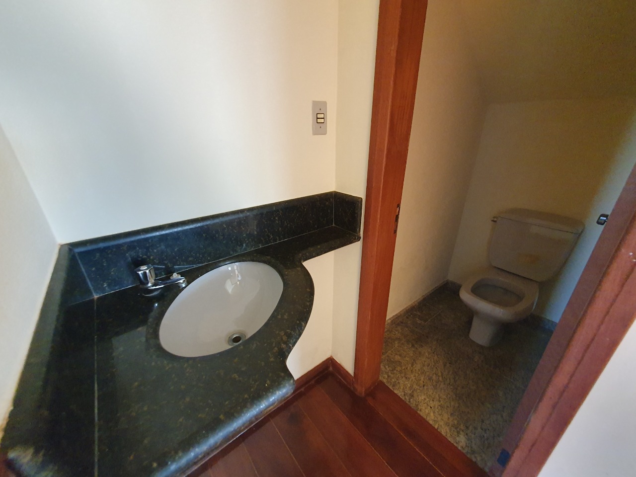 Casa para aluguel no Sinhaninha: 