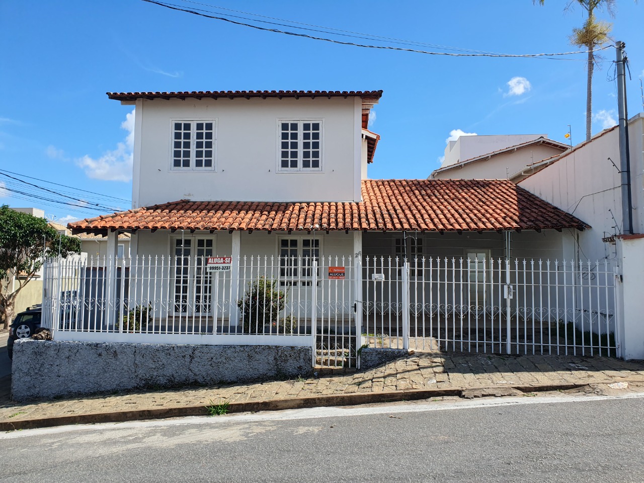 Casa para aluguel no Sinhaninha: 