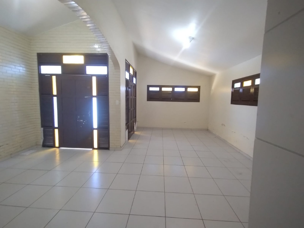 Casa comercial para aluguel no Expedicionários: 