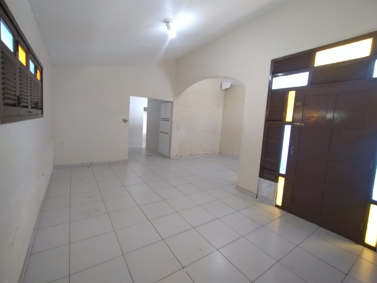 Casa comercial para aluguel no Expedicionários: 