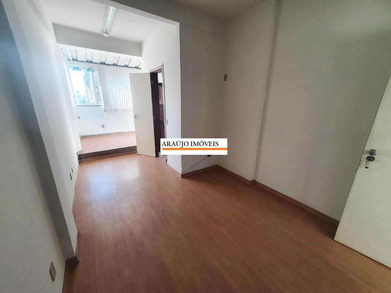 Sala à venda no LOURDES: 