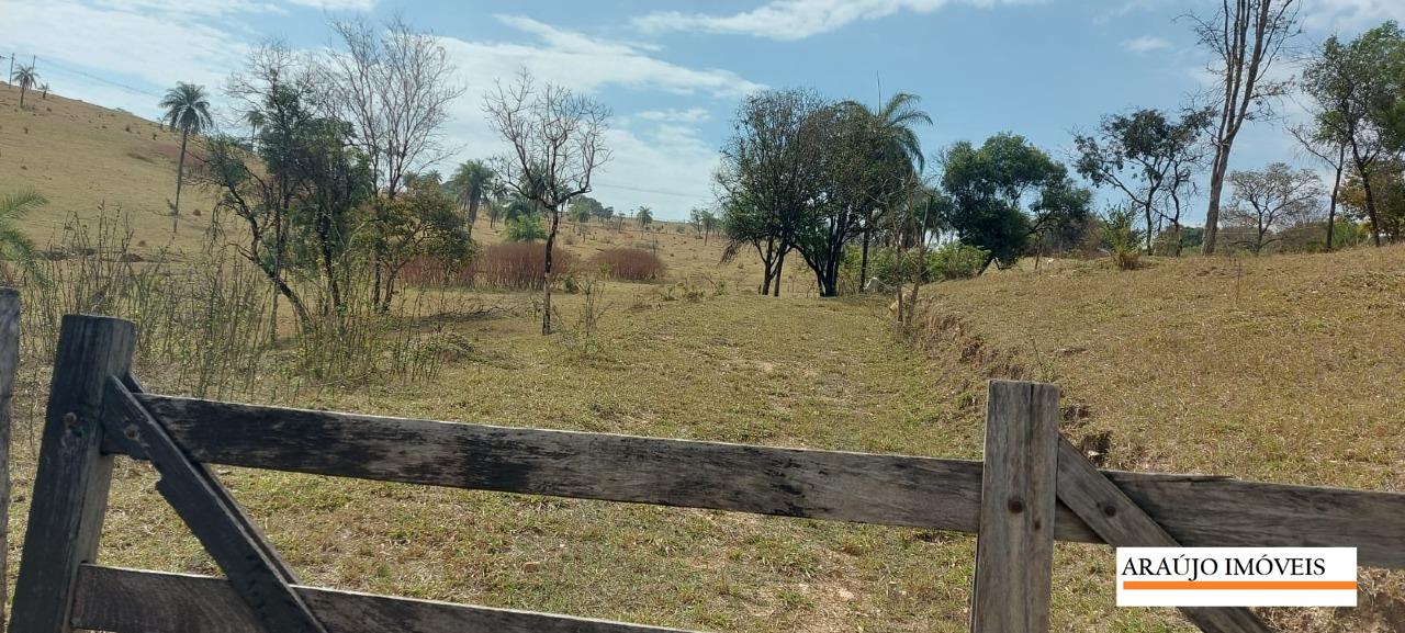 AREA à venda no Santa Maria: 