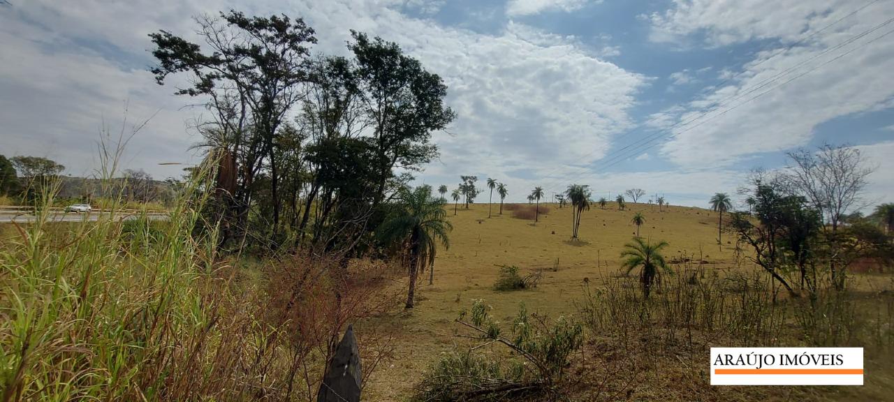 AREA à venda no Santa Maria: 