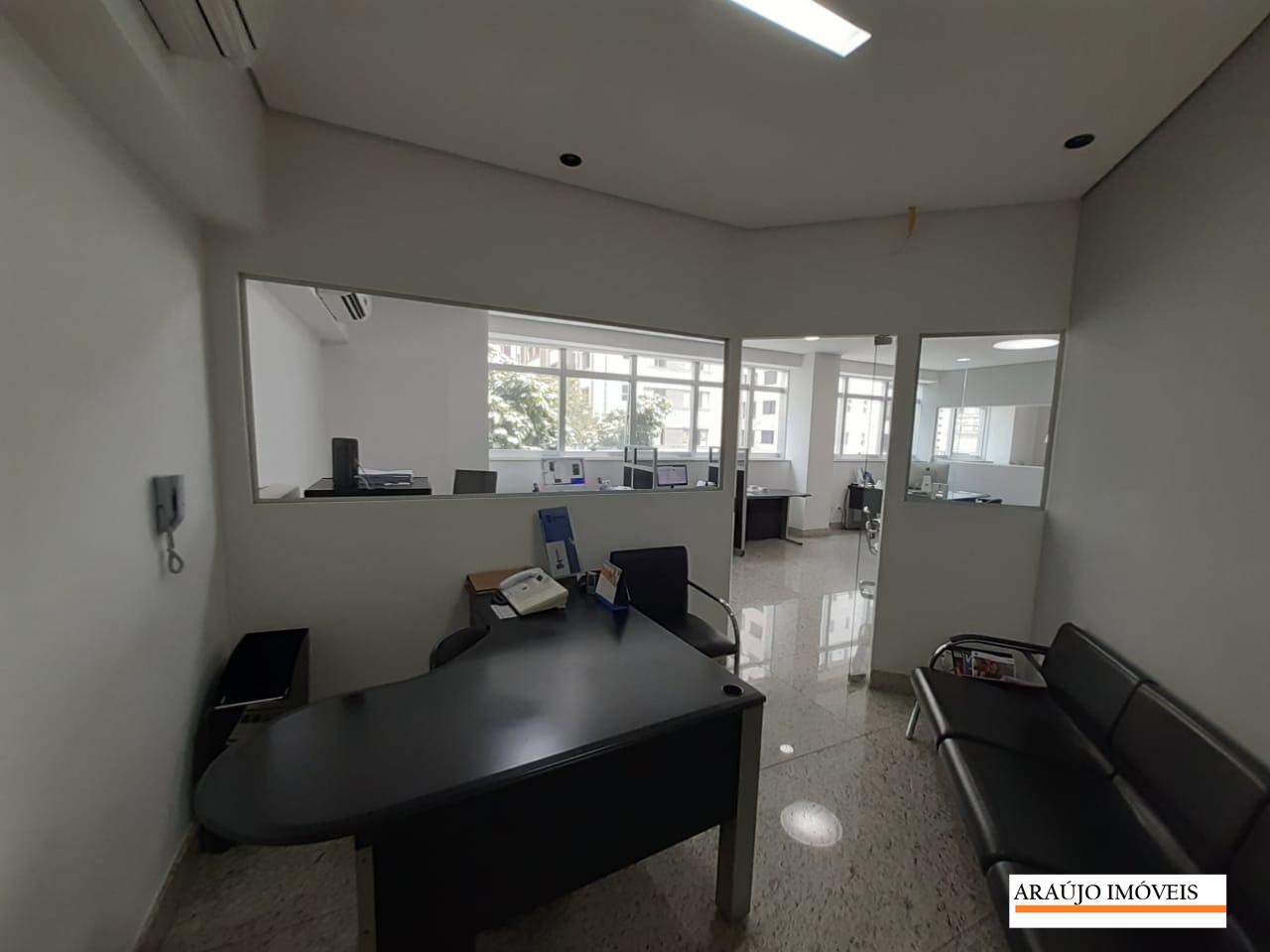 Sala à venda no LOURDES: 