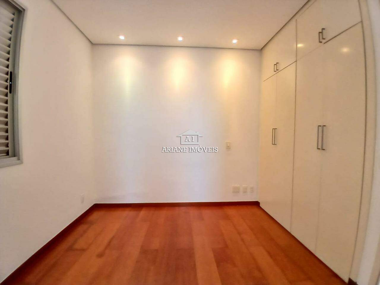 Apartamento para alugar com 2 quartos, 80m² - Foto 15