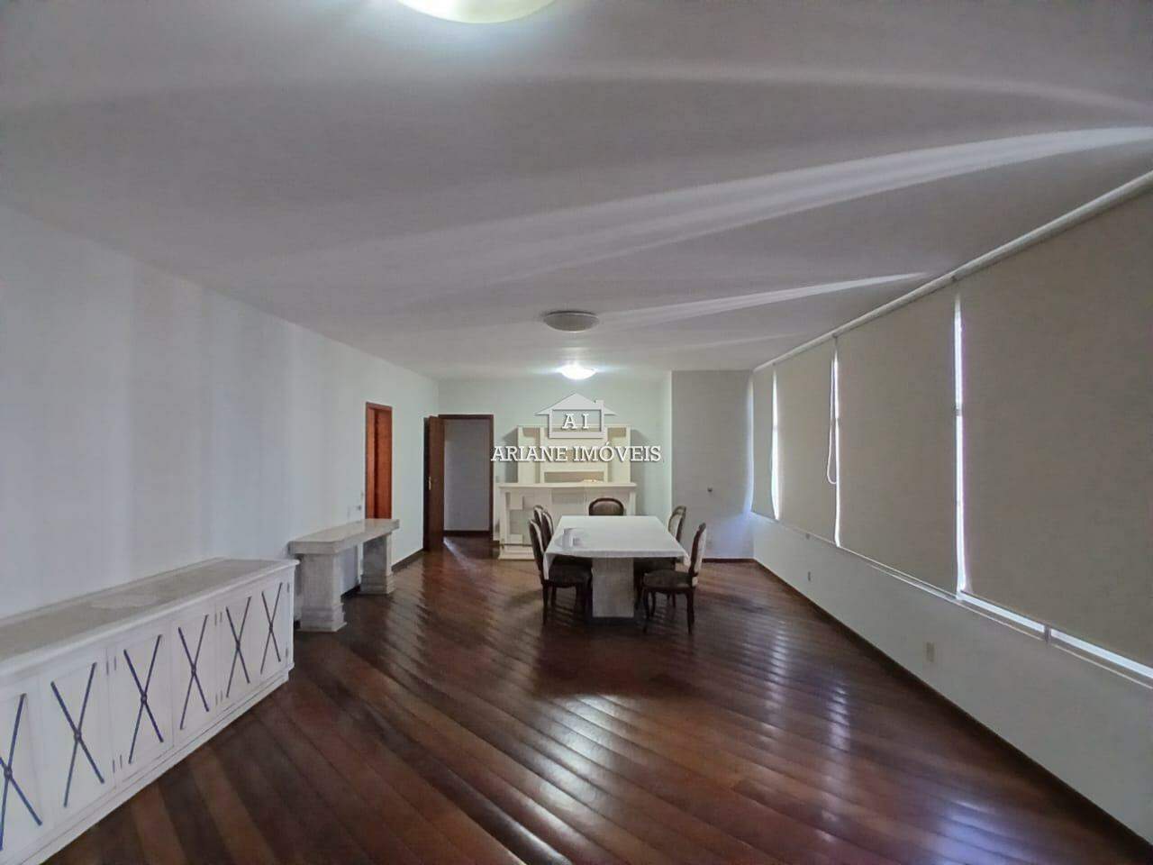 Apartamento para alugar com 4 quartos, 241m² - Foto 4