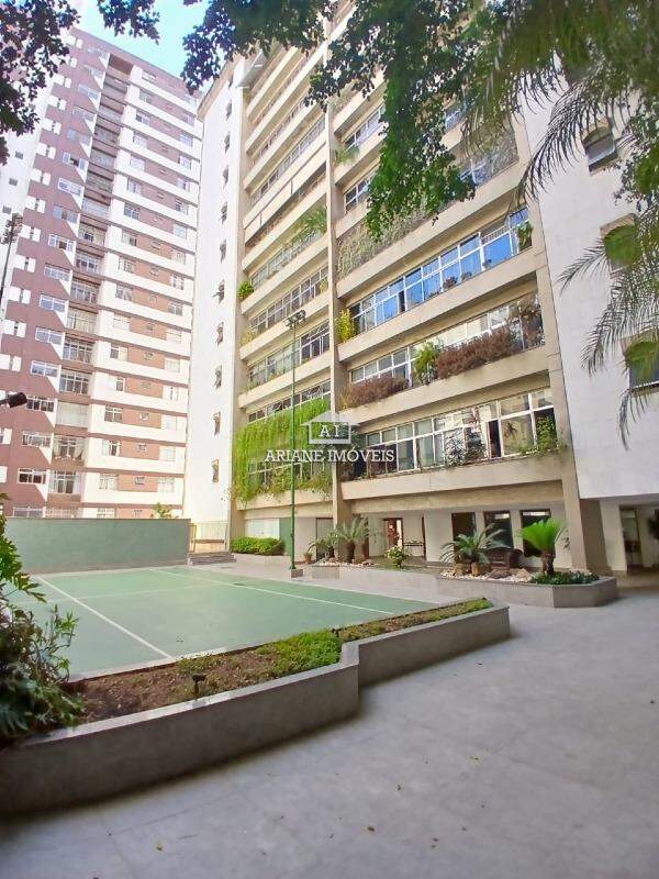 Apartamento para alugar com 4 quartos, 241m² - Foto 1