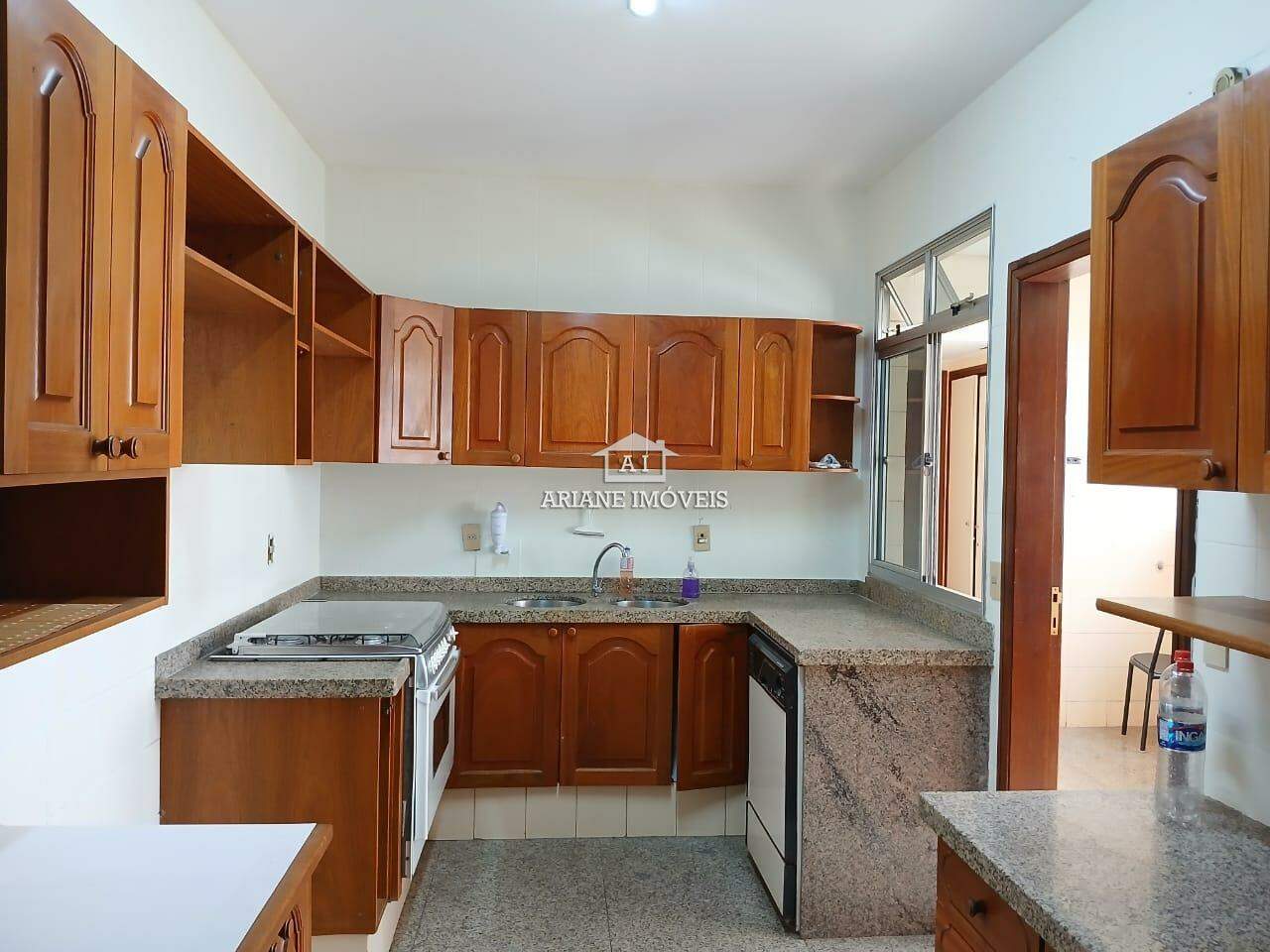 Apartamento para alugar com 4 quartos, 241m² - Foto 18