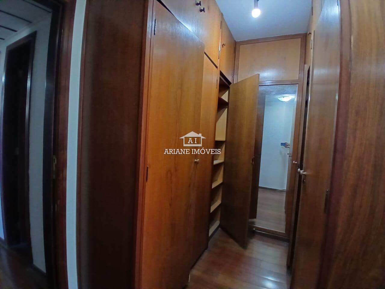 Apartamento para alugar com 4 quartos, 241m² - Foto 14