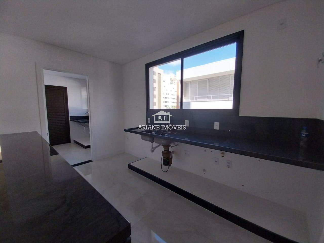 Apartamento à venda com 3 quartos, 106m² - Foto 1