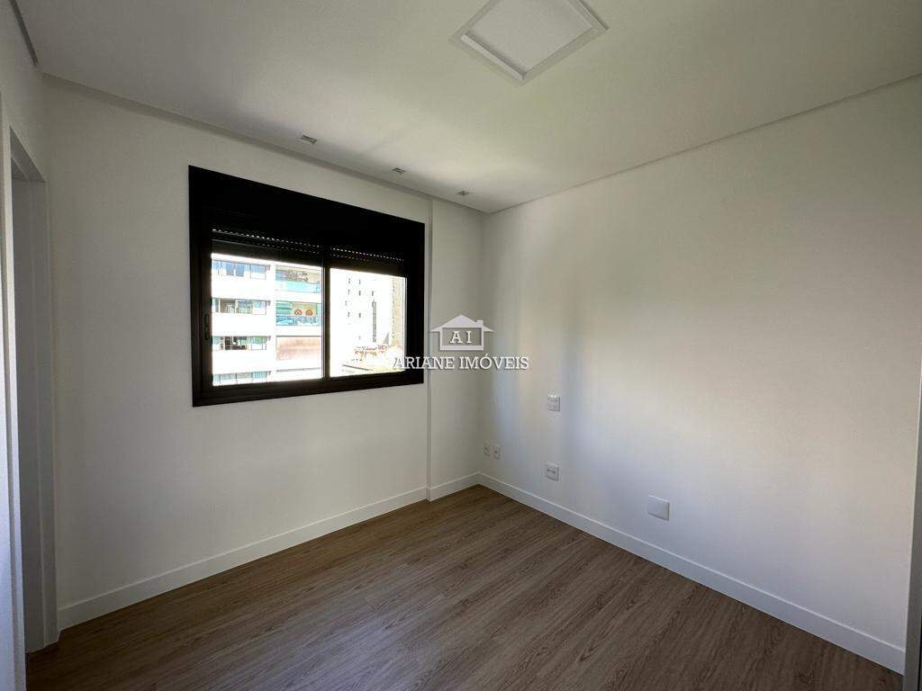 Apartamento à venda com 3 quartos, 106m² - Foto 9